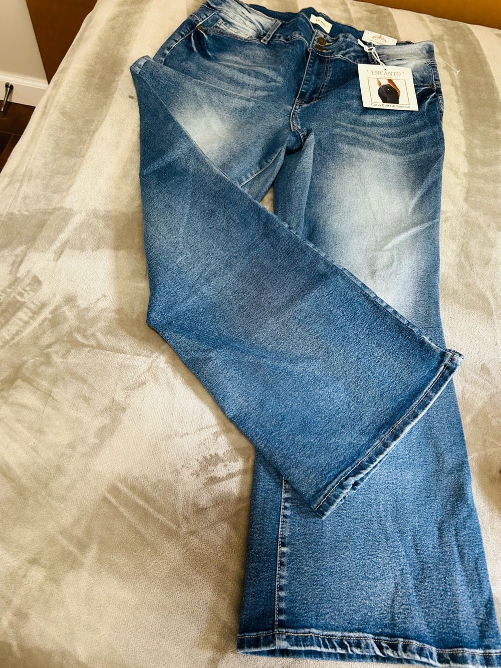 Women’s Boot Cut Jeans in Medium Blue Wash